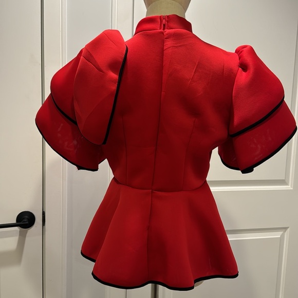 Beautiful dramatic top with puff sleeve and bow. True red with black outline . - Picture 6 of 6